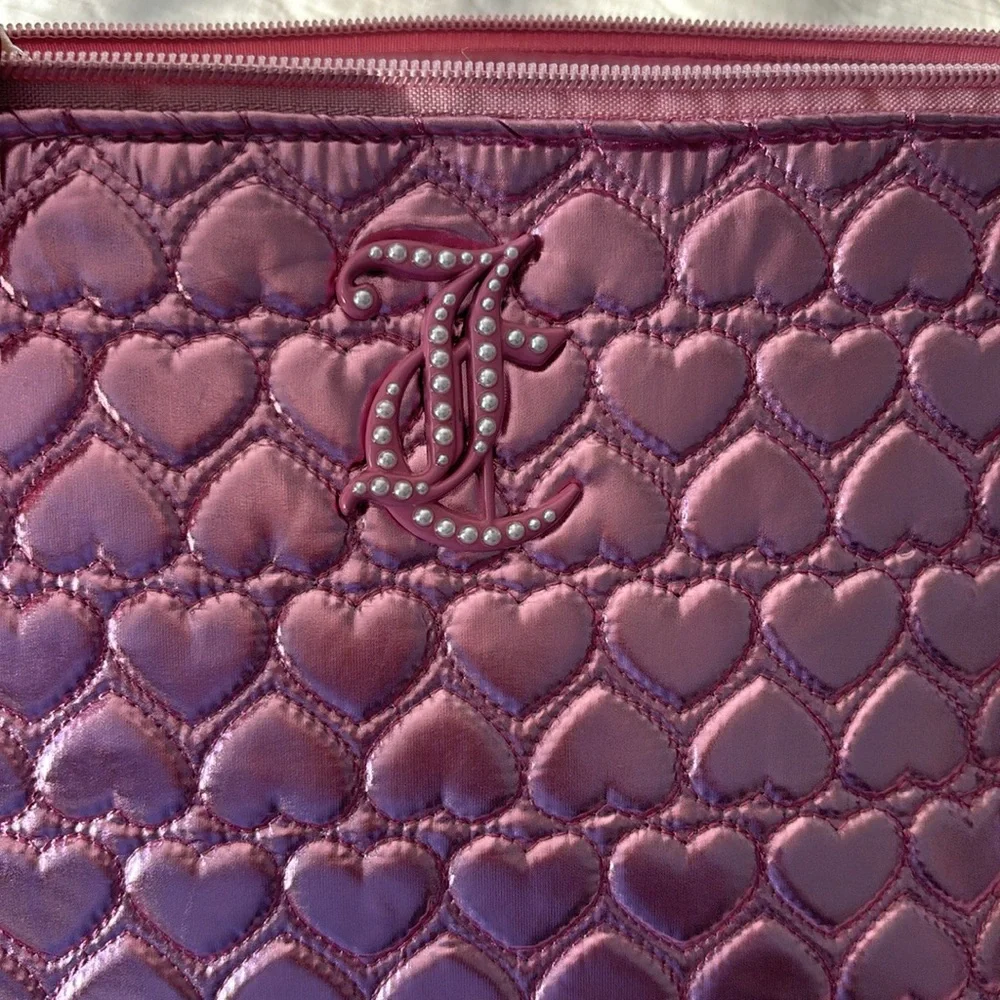 Juicy Couture travel heart pouch